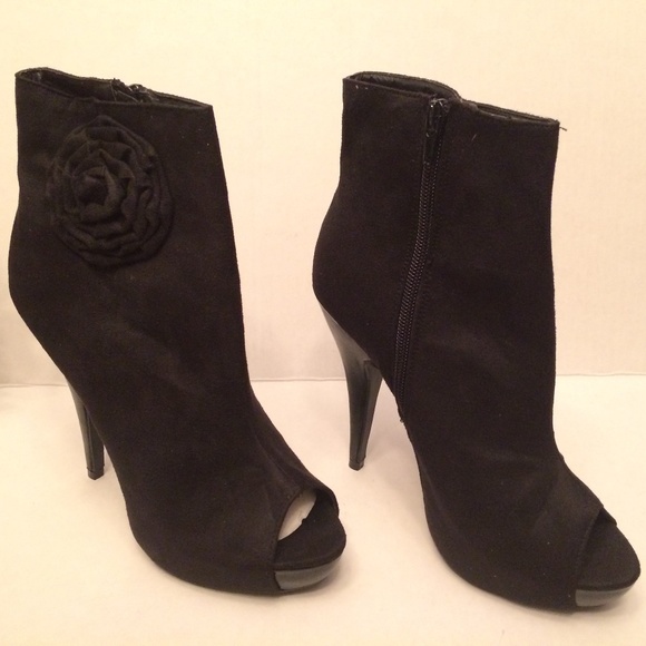 New Cute Black Peep Toe Booties - Picture 8 of 9